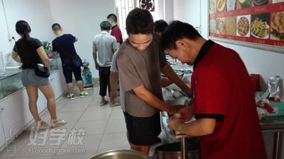 东莞市鸿之运餐饮管理有限公司师生风采